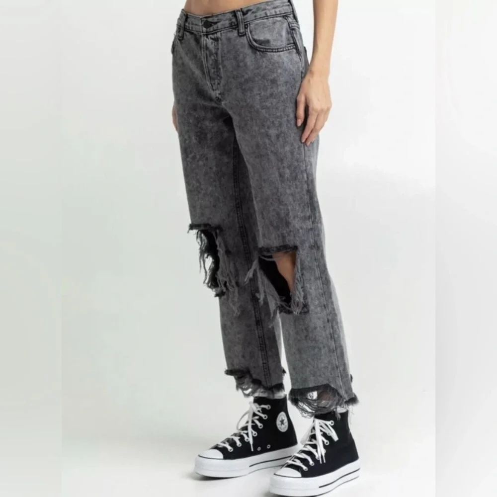 NWT Free People Maggie Mid-Rise Straight Jeans Distressed Denim Bottlerocket - Picture 2 of 13